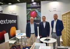Stand de la empresa extremeña Provedo, obtentores y viveristas de fruta de hueso.